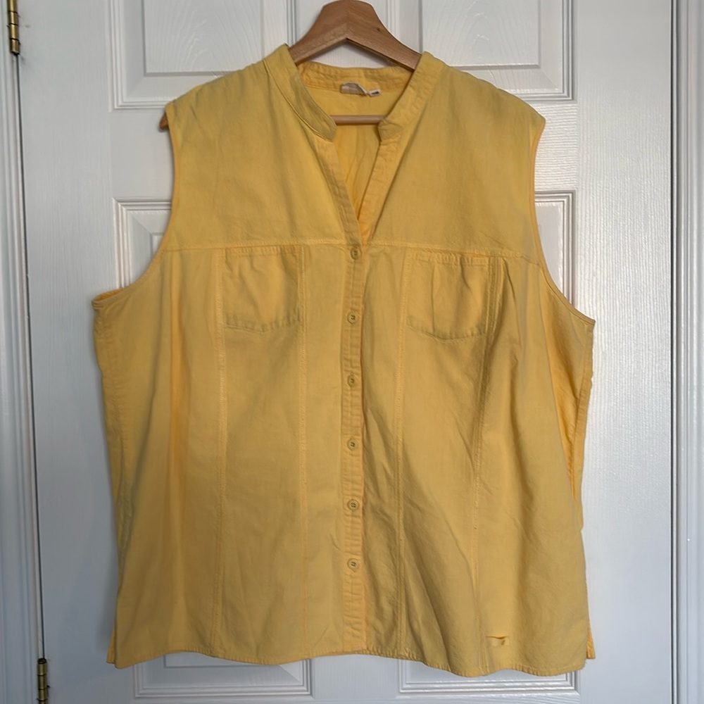 Cotton Ginny sleeveless button down tank top